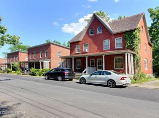 405 & 407 Collins St, Stroudsburg, PA