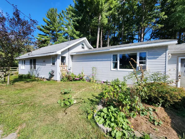 347 W Foss St, White Cloud, MI 49349