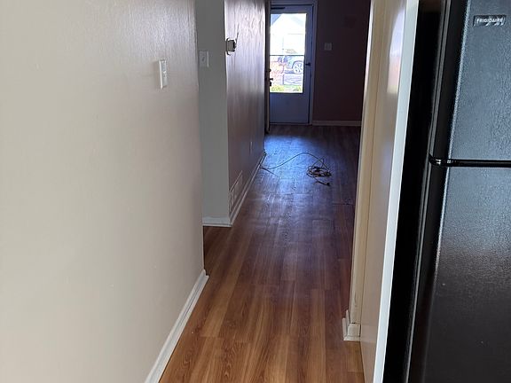 3rd image of 1671 Bluebird Dr APT A