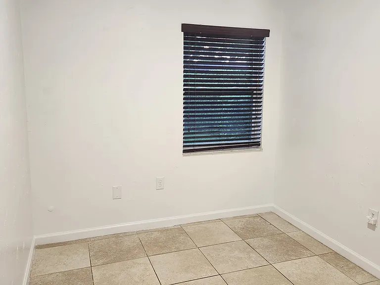 5113 SW 138 Avenue Cir — Photo 8