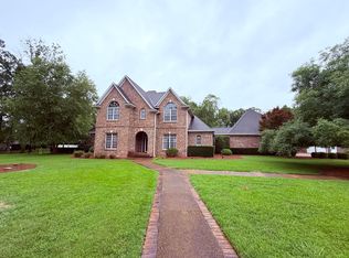 1587 Larkspur Cir, Tupelo, MS 38801