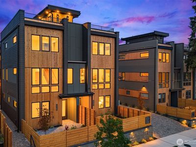 4526 Corliss Avenue N #B, Seattle, WA, 98103