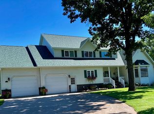 210 Everett Ave, Park River, ND 58270