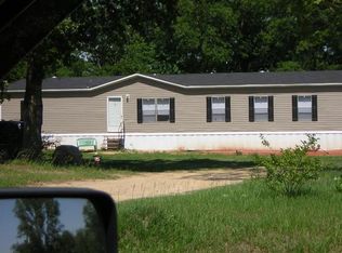 579 Bartlett Loop, Headland, AL 36345