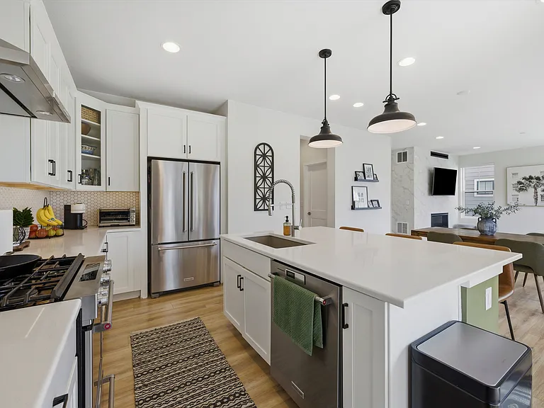 8989 Bellsong Dr — Photo 3
