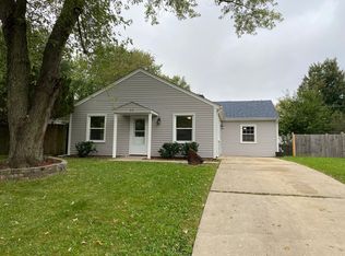 66 Amesbury Rd, Montgomery, IL 60538
