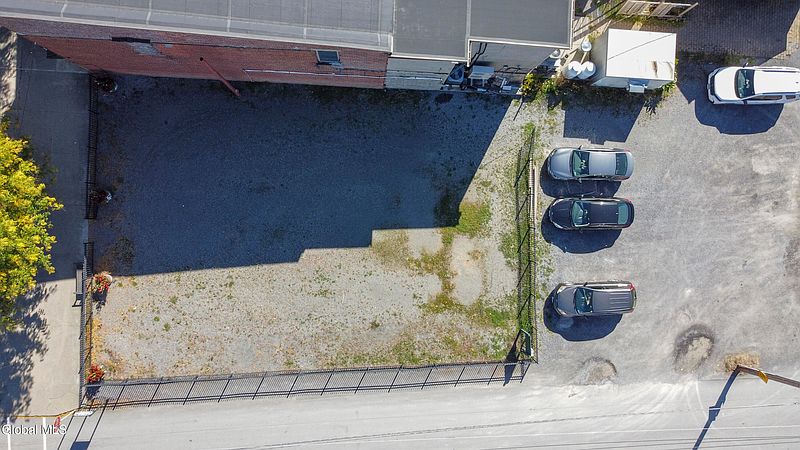 3rd image of 319 Main Street