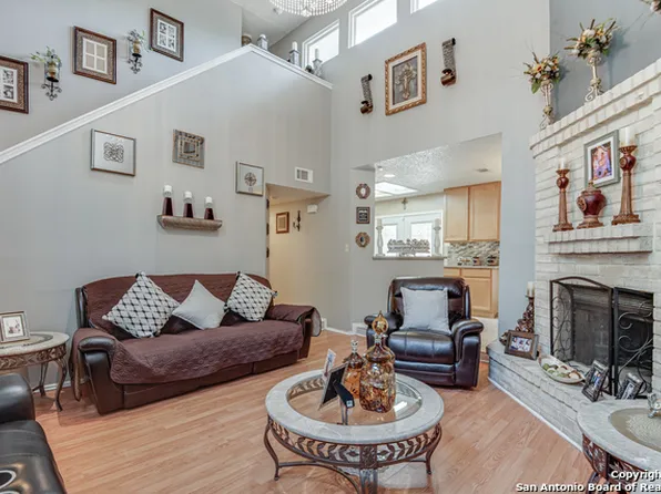 6250 Candleview Ct, San Antonio, TX 78244