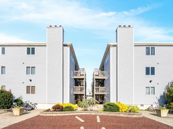 127 40th St APT 1F, Sea Isle City, NJ 08243