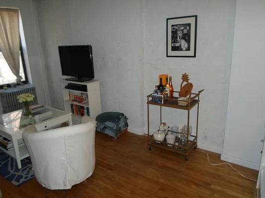 Rented by Sky Management | media 19