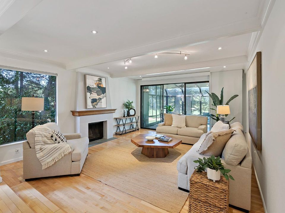 1st image of 492 Sand Hill Cir