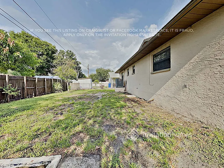 555 Freeport Ave N — Photo 16