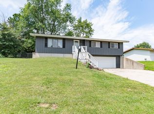 517 Meadowbrook Dr, Moberly, MO 65270
