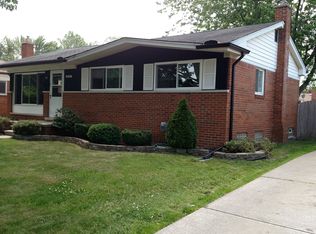 28513 Grant St, Saint Clair Shores, MI 48081
