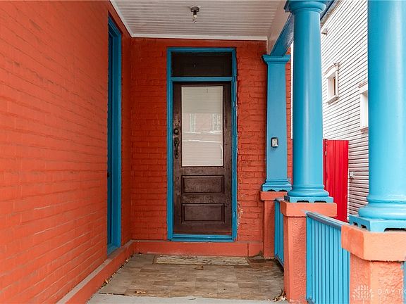 4th image of 90 Linden Ave