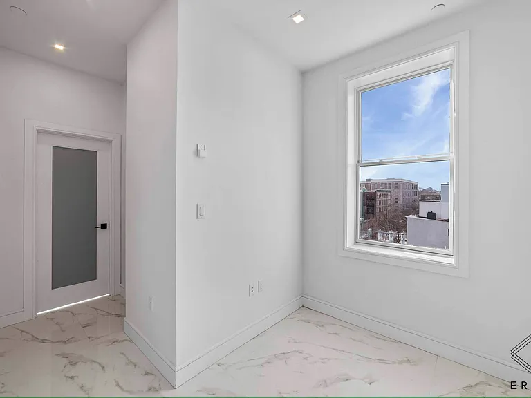 1541 Dean St #306 — Photo 9