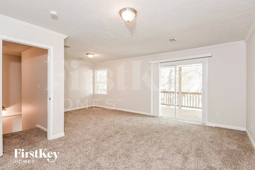 4 bed, 3.5 bath, 2146 sqft, $2,340 — Photo 3