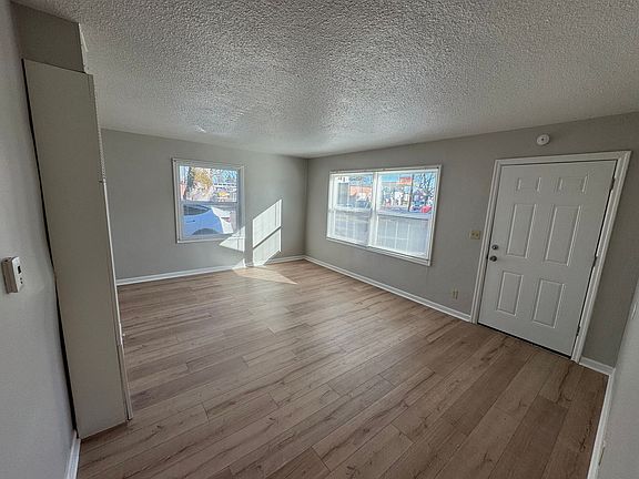5th image of 905-929 13th St SE #905