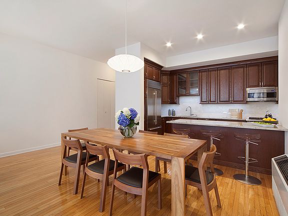 4th image of 252 7th Ave APT 14A