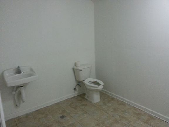 4th image of 2805 5th Ave