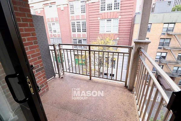 Rented by Mason Group LLC | media 9