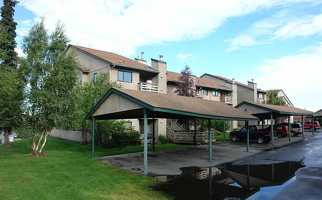 Kinnear Park Apartments — Photo 7