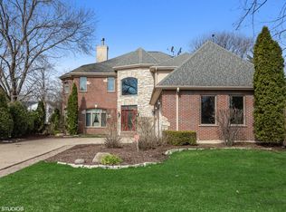 554 Earl Dr, Northfield, IL 60093
