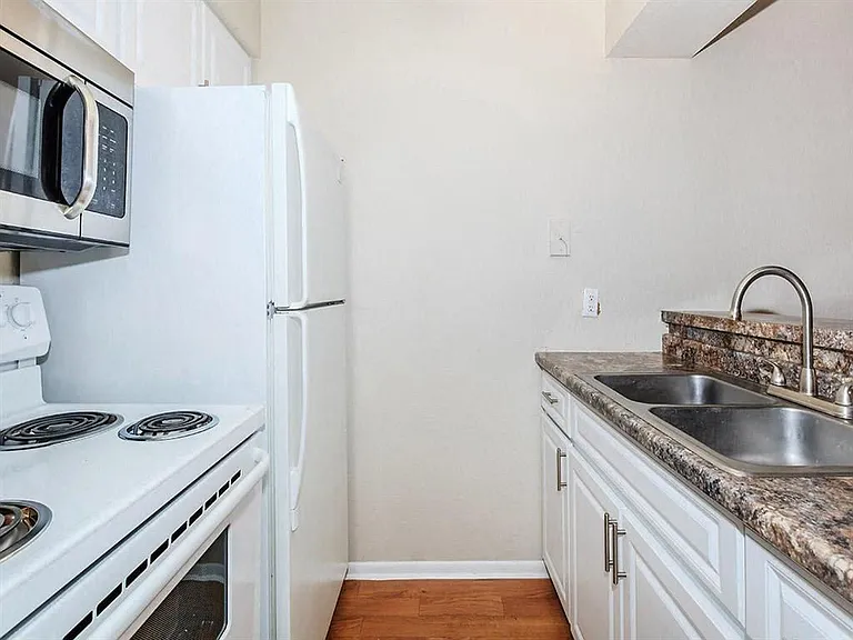 5953 Curry Ford Rd — Photo 1