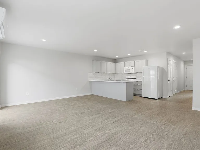 Apple Valley Town Homes — Photo 35