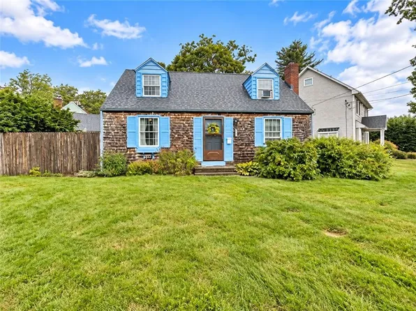 220 Sachem Rd, North Kingstown, RI 02852