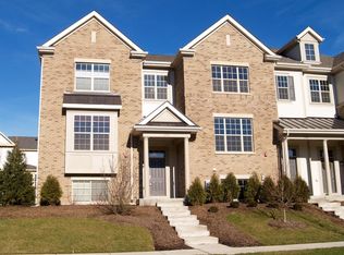 1916 Dauntless Dr, Glenview, IL 60026