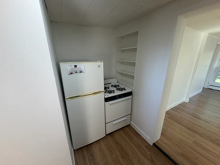 31-33 E Johnston St #3 — Photo 3