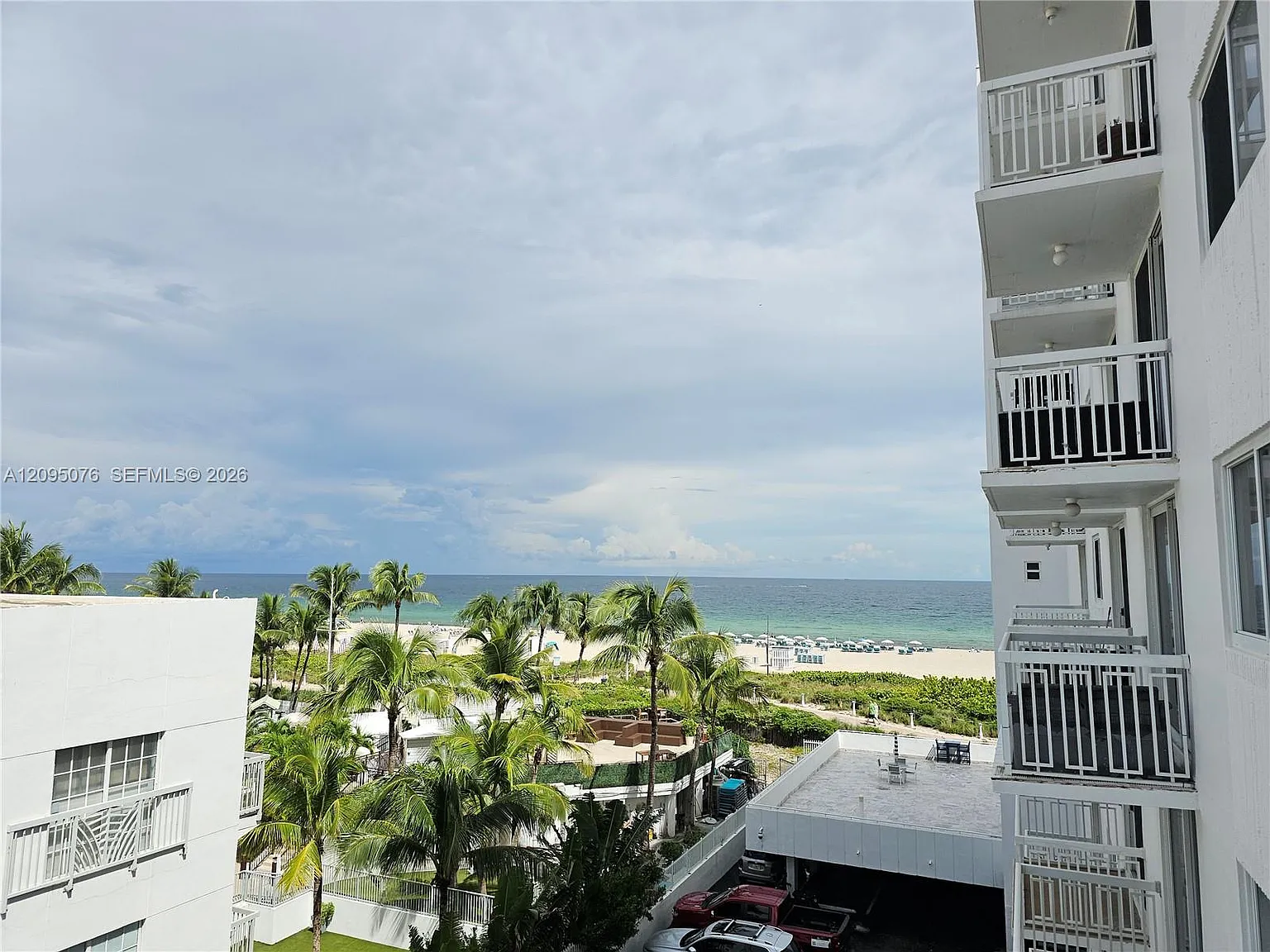 The Presidential Condo — Photo 2