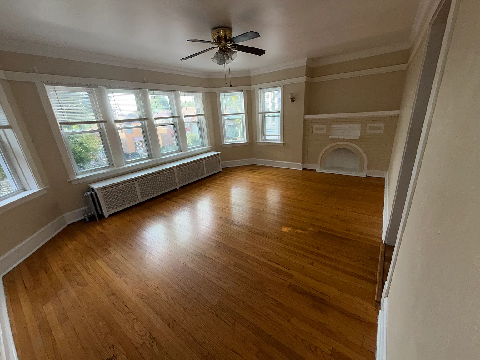 2 bed, 1100 sqft, $1,350 — Photo 4