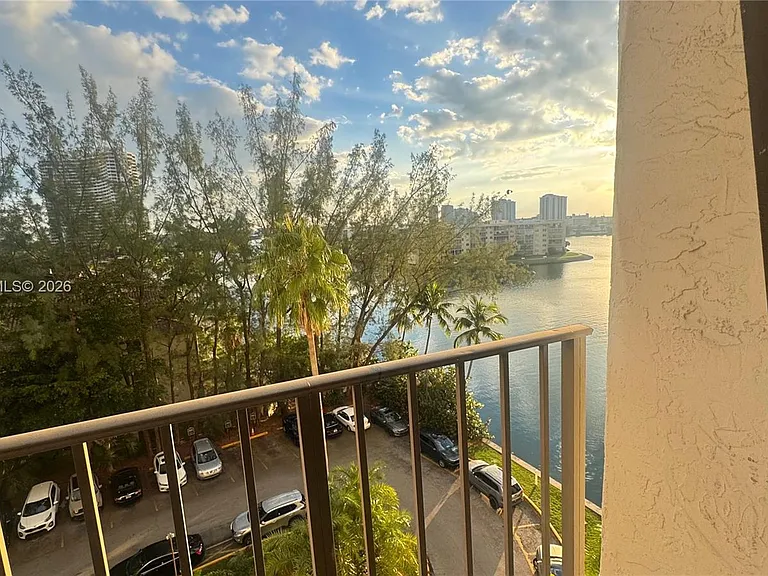 18151 NE 31st Ct #707 — Photo 7
