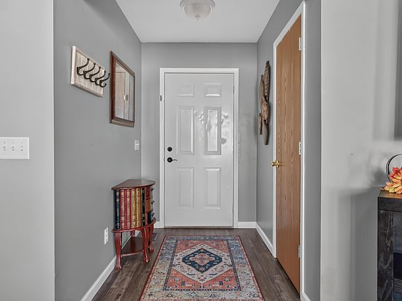 5th image of 8627 Tara Ct