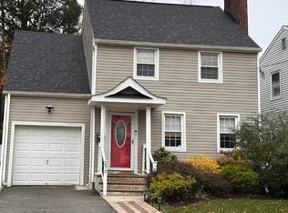 875 Salem Rd, Union, NJ 07083