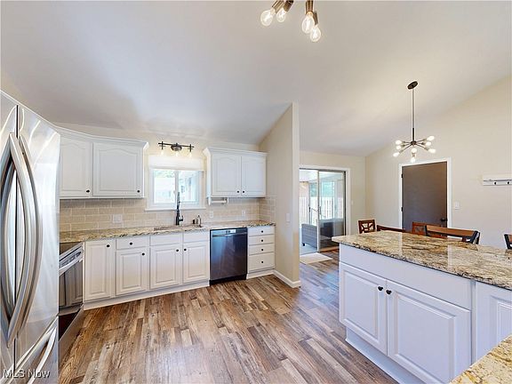 5th image of 4312 Parklawn Dr