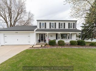 1319 S Harrison St, Grand Island, NE 68803