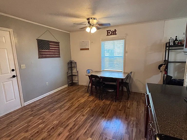 403 Madeline Dr — Photo 3