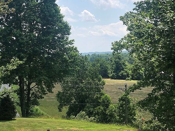 2nd image of 2833 Highway 268