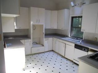 376 Greenhaven Rd, Stone Mountain, GA 30087