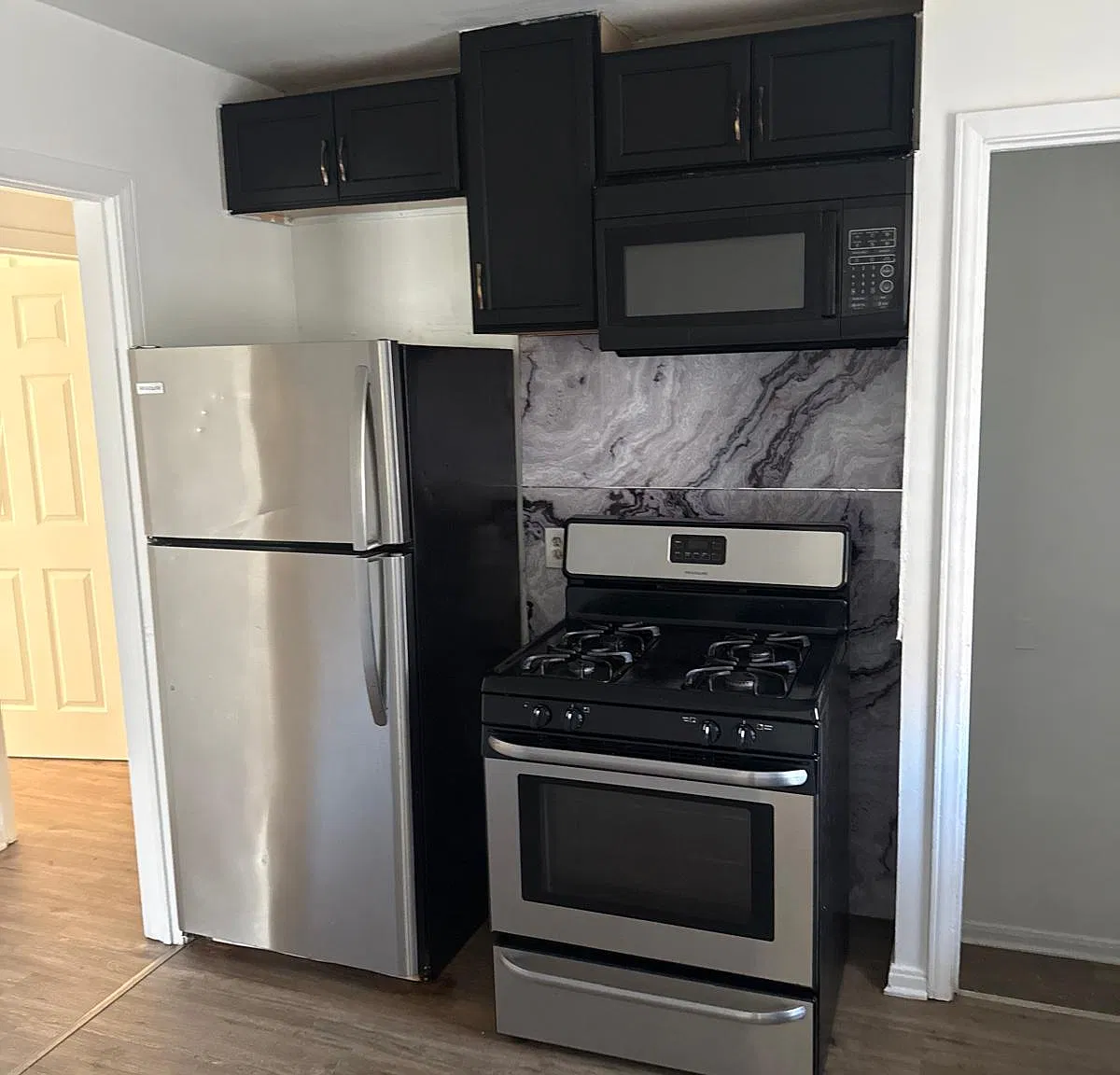 3 bed, 1070 sqft, $1,400 — Photo 3
