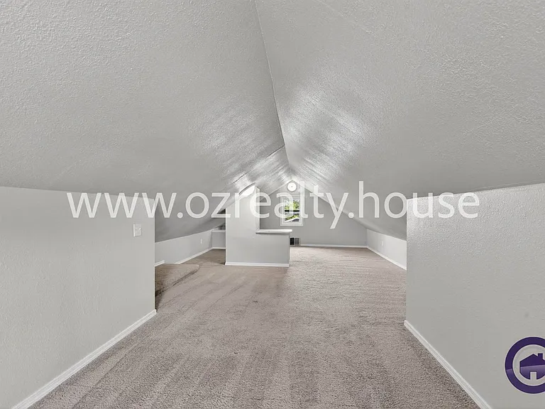 614 Woodstock Ave — Photo 16