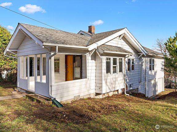 2nd image of 1124 Marguerite Avenue