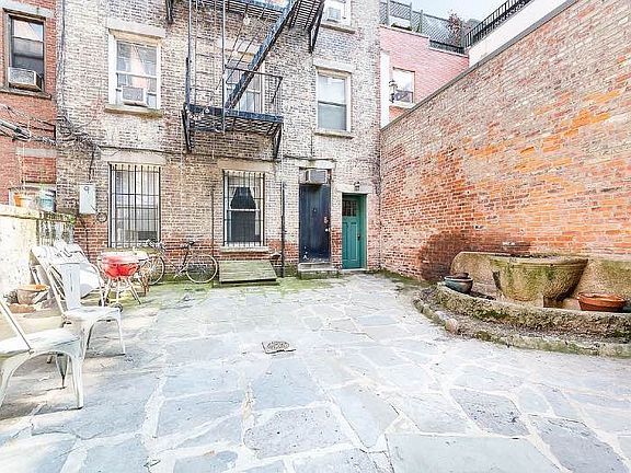 5th image of 15 Cornelia St APT 5R