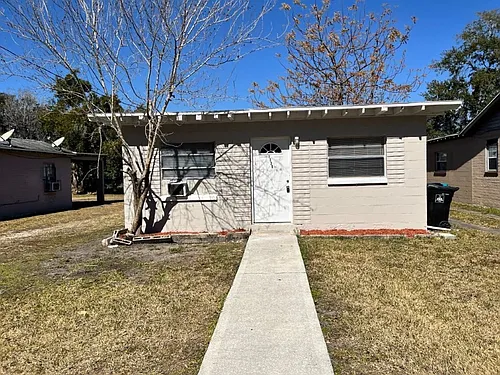 1339 Winnifred St Photo 1