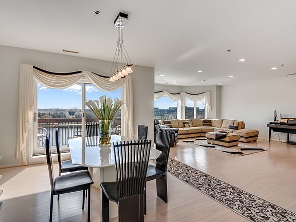 Living Room / Dining Room