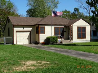 1605 Travis Ct, La Marque, TX 77568