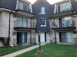 7000 Mather Ave APT 303, Chicago Ridge, IL 60415